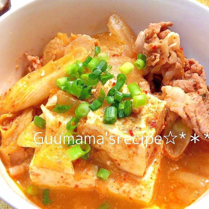煮るだけ10分♡ゴマが効いてる♡豚キムチ肉豆腐